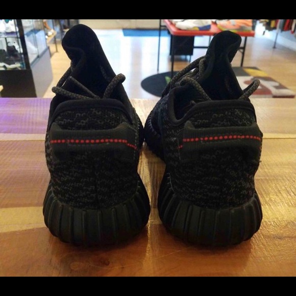 Yeezy 350 Pirate Blacks Size 11 - Picture 4 of 6